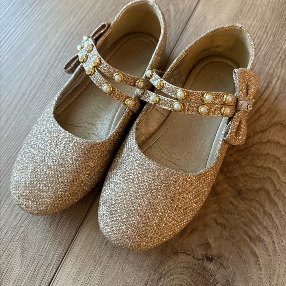 Charming Kids Dress Shoes with Bow and Pearl Details